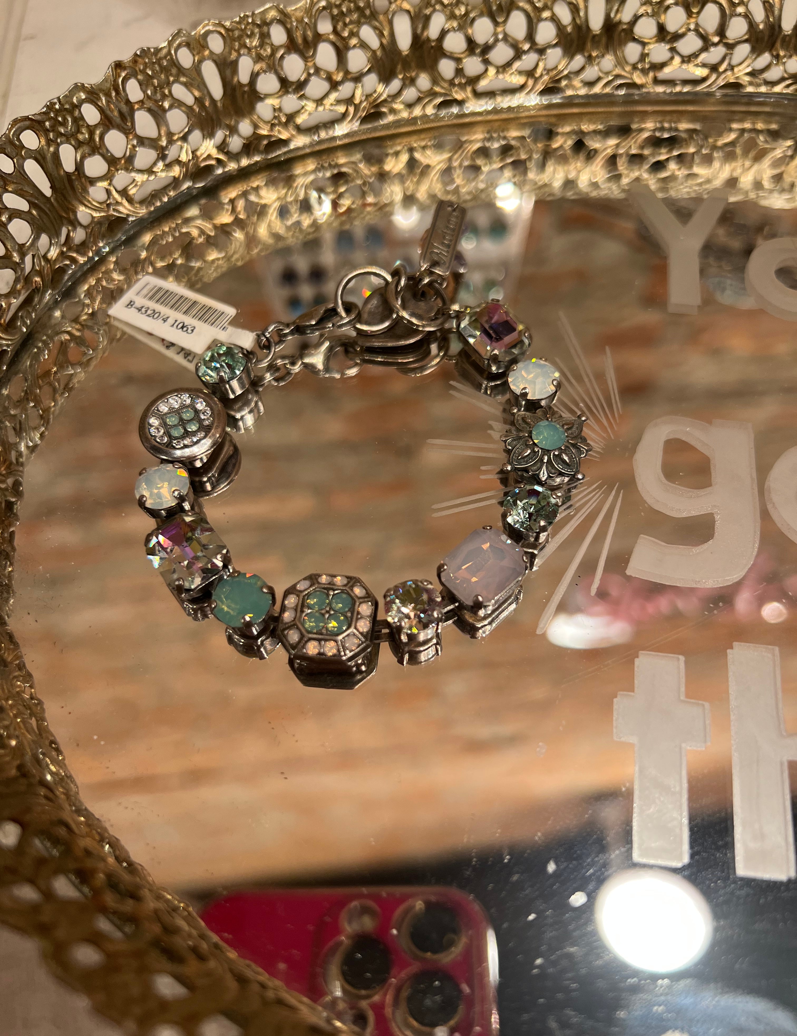 Mariana - light green and pink bracelet