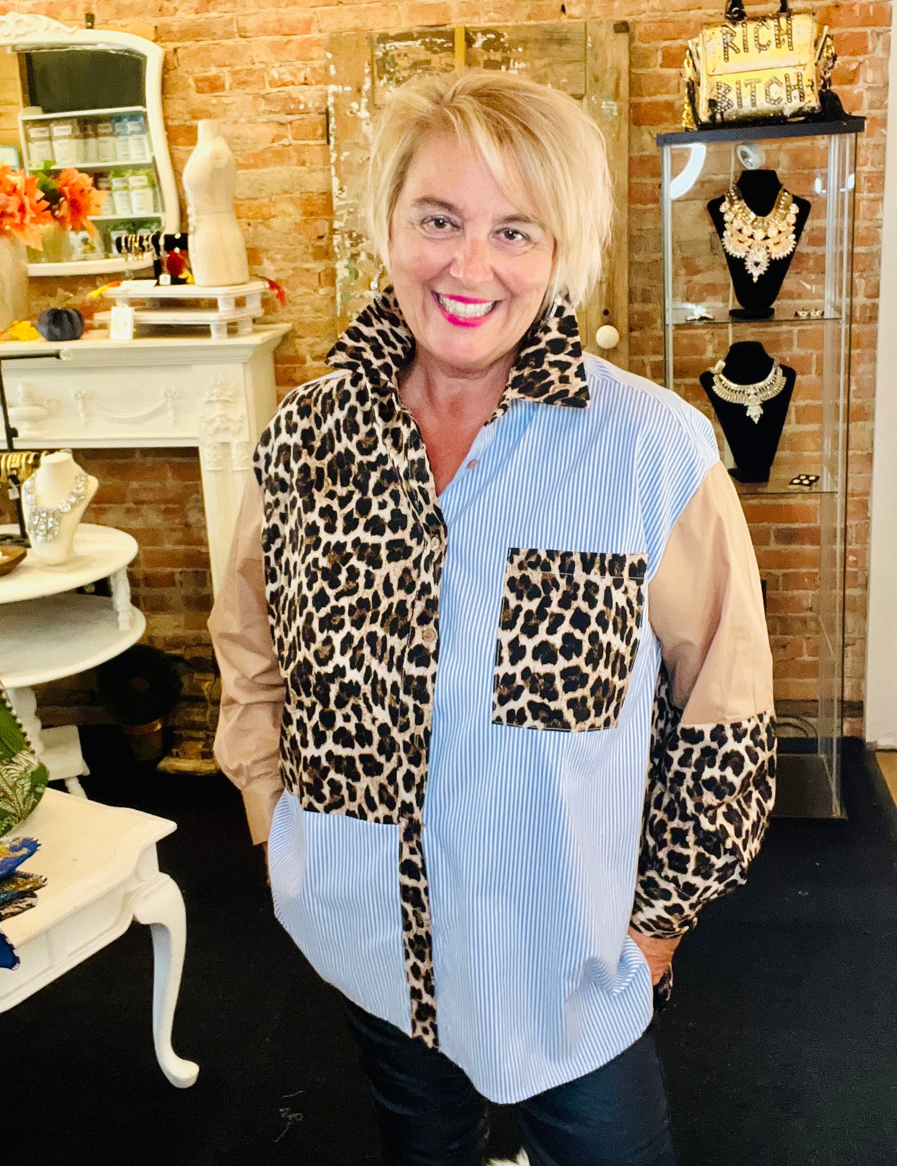 Made In Italy One size fits most leopard button down blouse