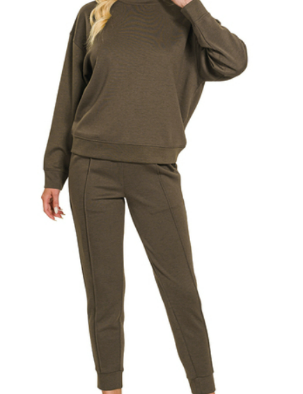 Espresso Cuba Mock Neck Pullover & Pintuck Joggers Set in Classc
